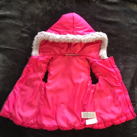Calvin Klein Puffer Style Vest with Hood - Picture 5 of 6
